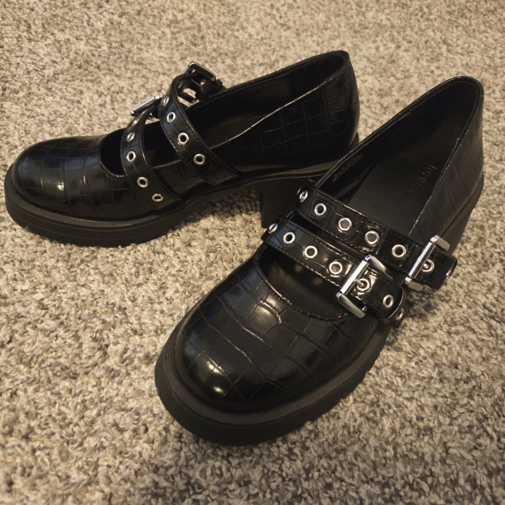 Women's Black Croc-Embossed Mary Jane Shoes
